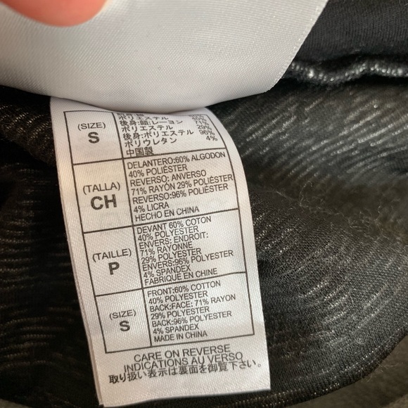 Disney Boutique Mickey & Minnie Mouse Aztec Graphic Top Disneyland hooded Y2K - Picture 7 of 7